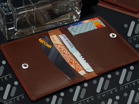 Premium Textured Leather Card Holder Wallet – Sleek Minimalist Design